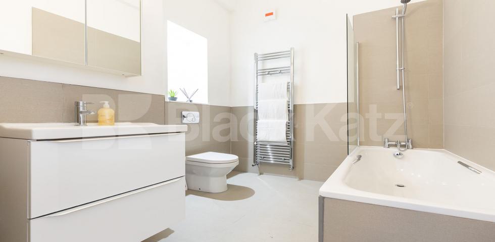 			Studio Apartment, 1 bath, 1 reception Studio			 ABILITY VIEW-KINGSLAND ROAD, HOXTON - SHOREDITCH